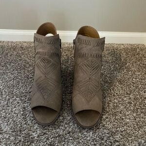 Universal Thread Taupe Peep-Toe Ankle Booties